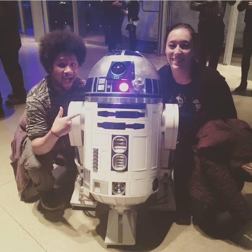 We're hanging out with our friend R2D2 at the California Academy of Sciences!