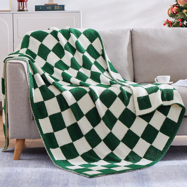 WRENSONGE Checkered Throw Blanket, Avocado Green Microfiber Soft Cozy Fluffy Warm Hand Made Throw Blankets for Couch, Sofa, Chair, Bed, Camping, Picnic, Travel Lightweight Bed Blanket - 50"*70"