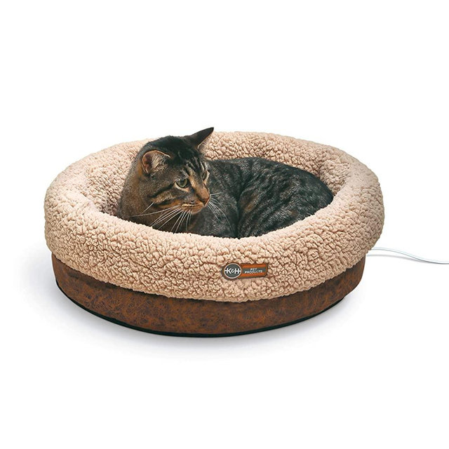 K&H Pet Products Thermo-Snuggle Cup Bomber - Indoor Heated Cat Bed