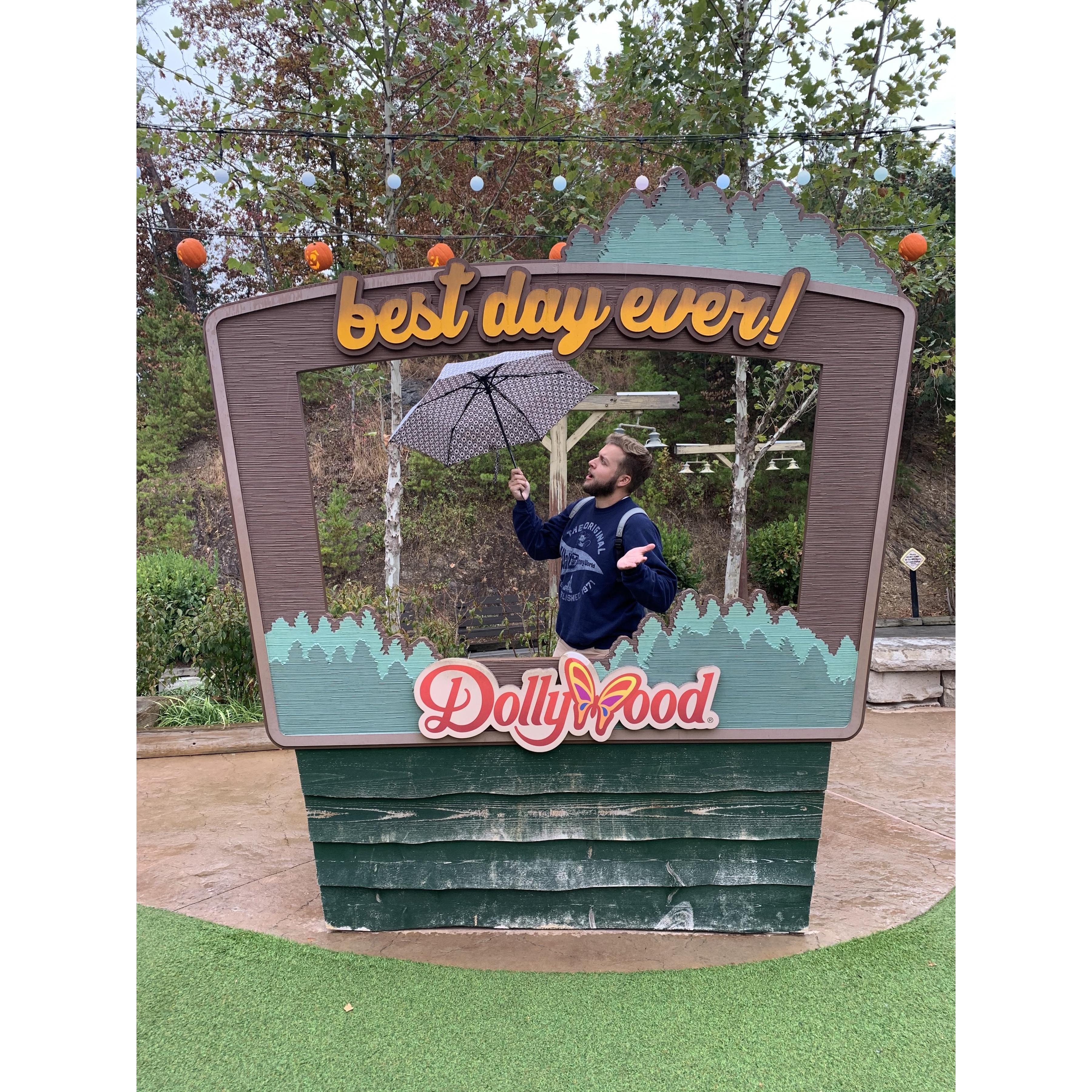 October 2019 - a rainy Dollywood day