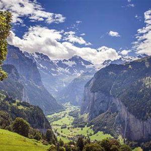 Dinner + Wine for 2 in Wengen