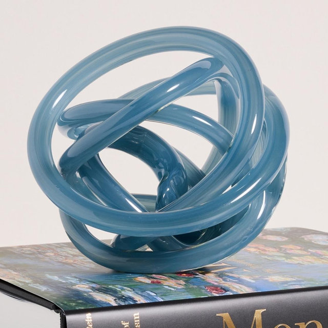 Decorative glass knot