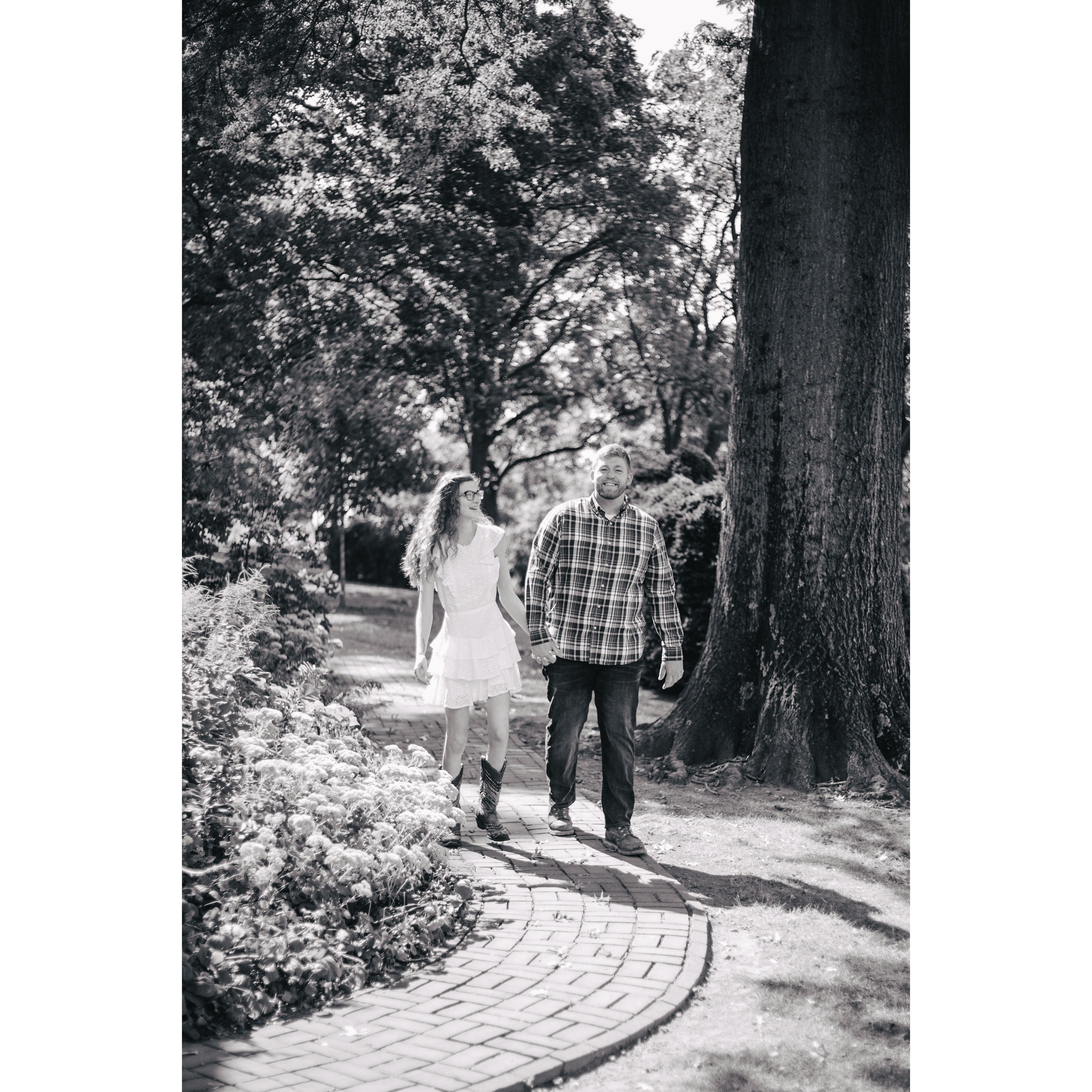 Engagement photos at the beautiful Fort Hunter Mansion.