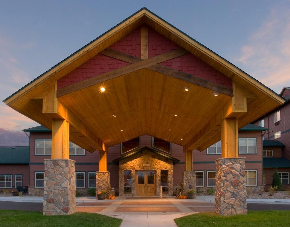 The Wedding Website of Erica Northrop and Grayson Bolstad