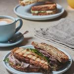 LOCALLY SOURCED  LUNCH & FRESH JUICE  AT MANZANITA MARKET