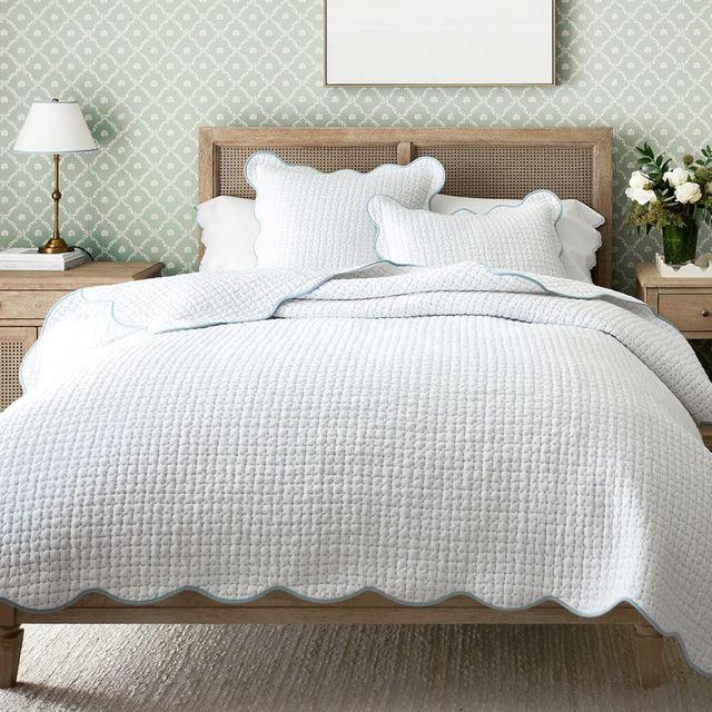 Julia Berolzheimer Blue Beau Scallop Pickstitch Quilt, Full/Queen