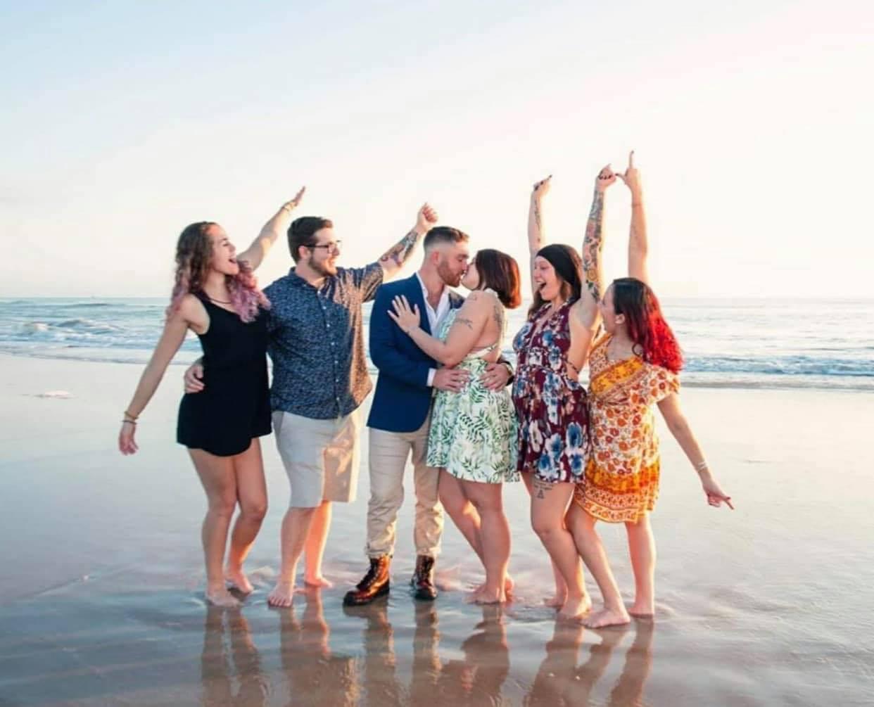 The Wedding Website of Hannah Hunt and Robby Rosenfeld