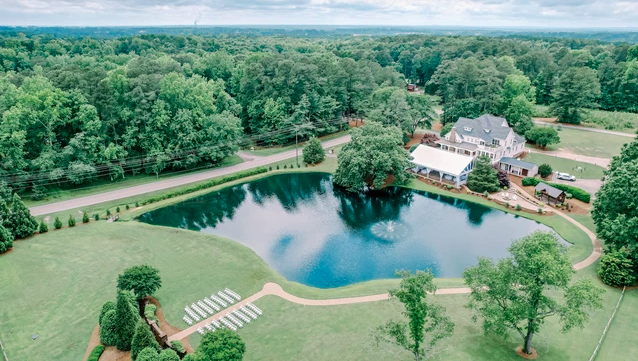The Wedding Website of Julia Tran and Davis Tomlinson