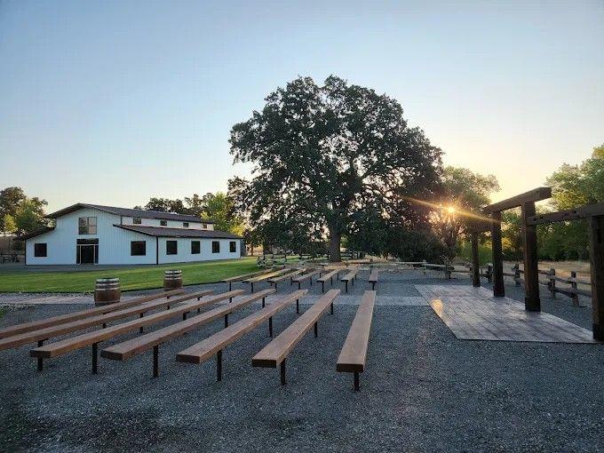 The Wedding Website of Nicole Havel and Justin Henry