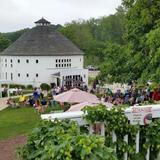 Round Barn Winery & Estate