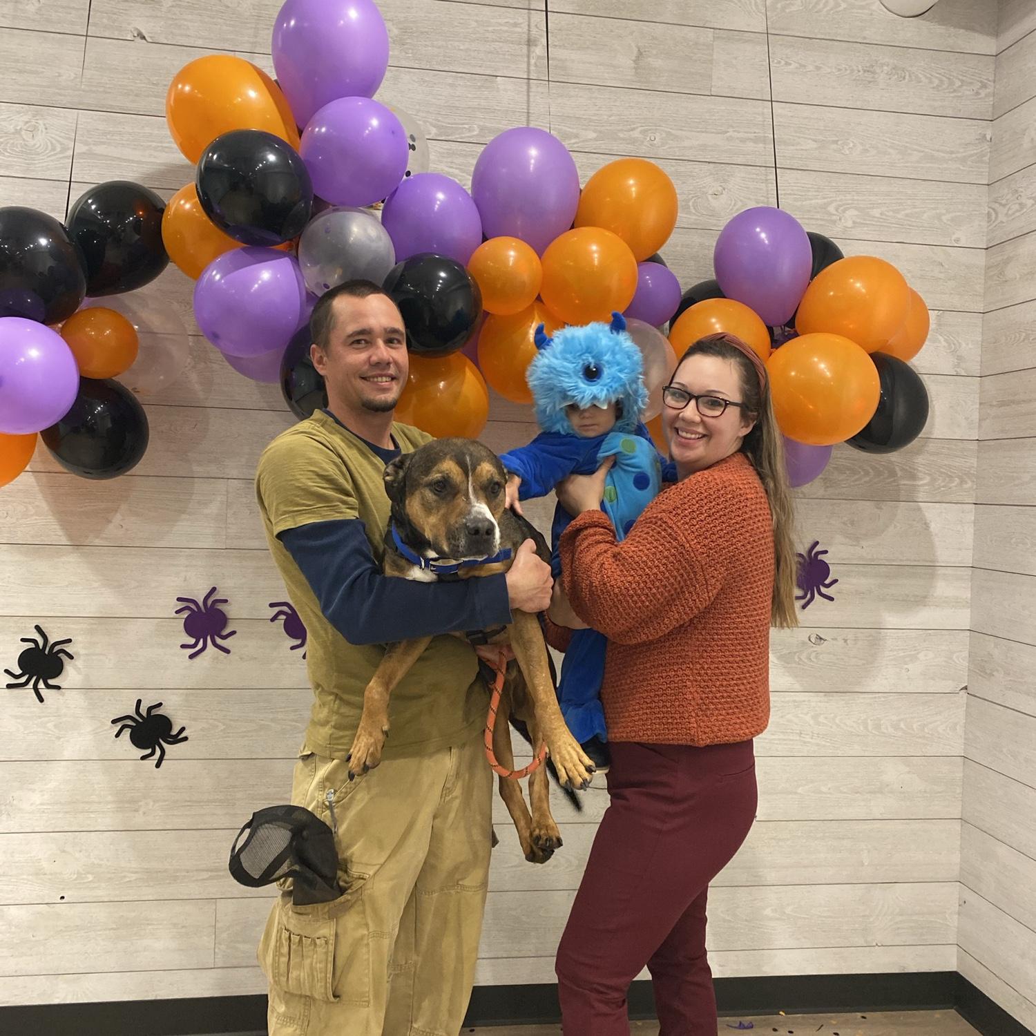 Velma, Shaggy, Scooby, and a little monster! 2022