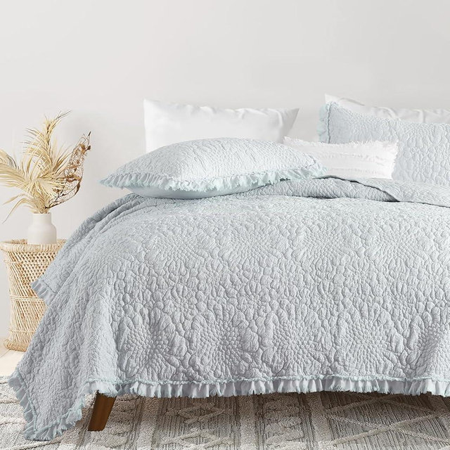 Light Blue Ruffled Quilt Queen Size, Stone-Washed Microfiber Lightweight Crinkled Farmhouse Rustic Shabby Chic Bedding Set, 3 Pieces Reversible Bedspread Coverlet with Pillow Shams for All Season