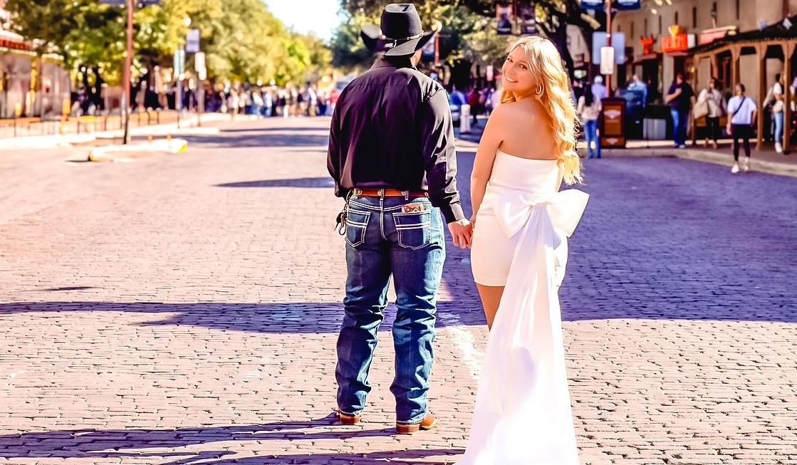 The Wedding Website of Carson Lunsford and Logan Hoedebeck