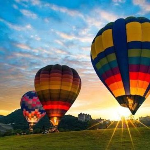 Scenic Hot Air Balloon Ride in Cairns Countryside