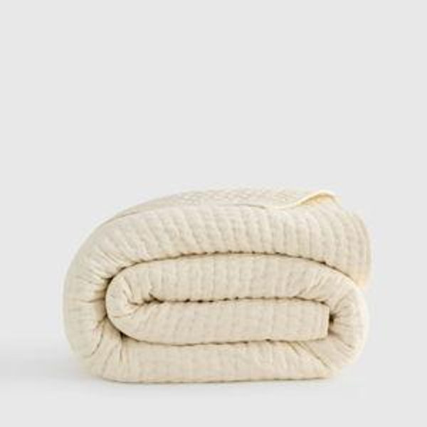 European Linen Cotton Stitch Quilt COLOR: Ivory; SIZE: KING