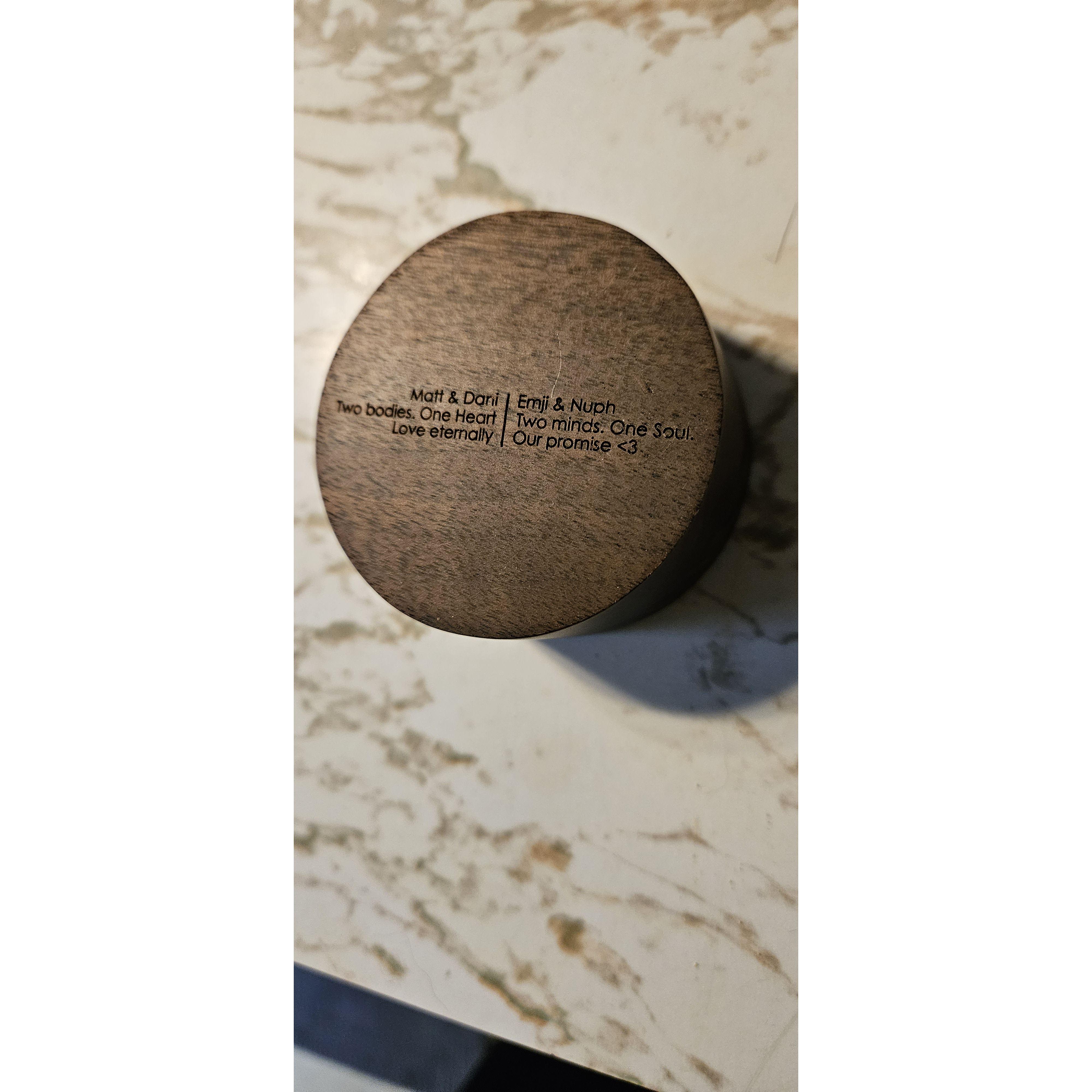 Ring box back. Custom note <3