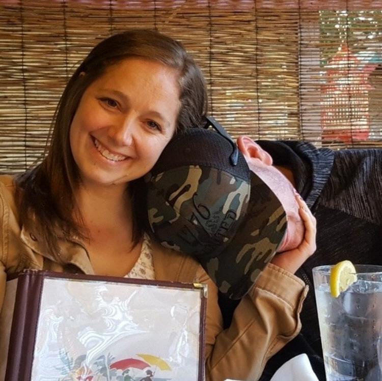 04.20.18
During her first visit to Wilmington, Chelsea catches these two Lovebirds being mushy while waiting to order at Indochine.