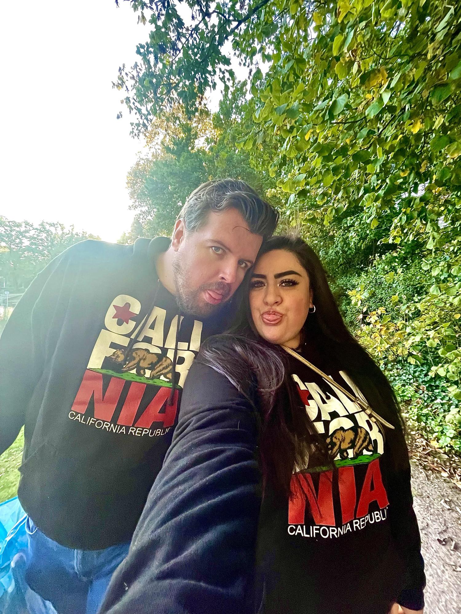 Walk in Proosdijpark in our matching hoodies
2021 💕