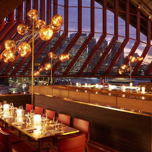 Australia-Restaurant-Dinner