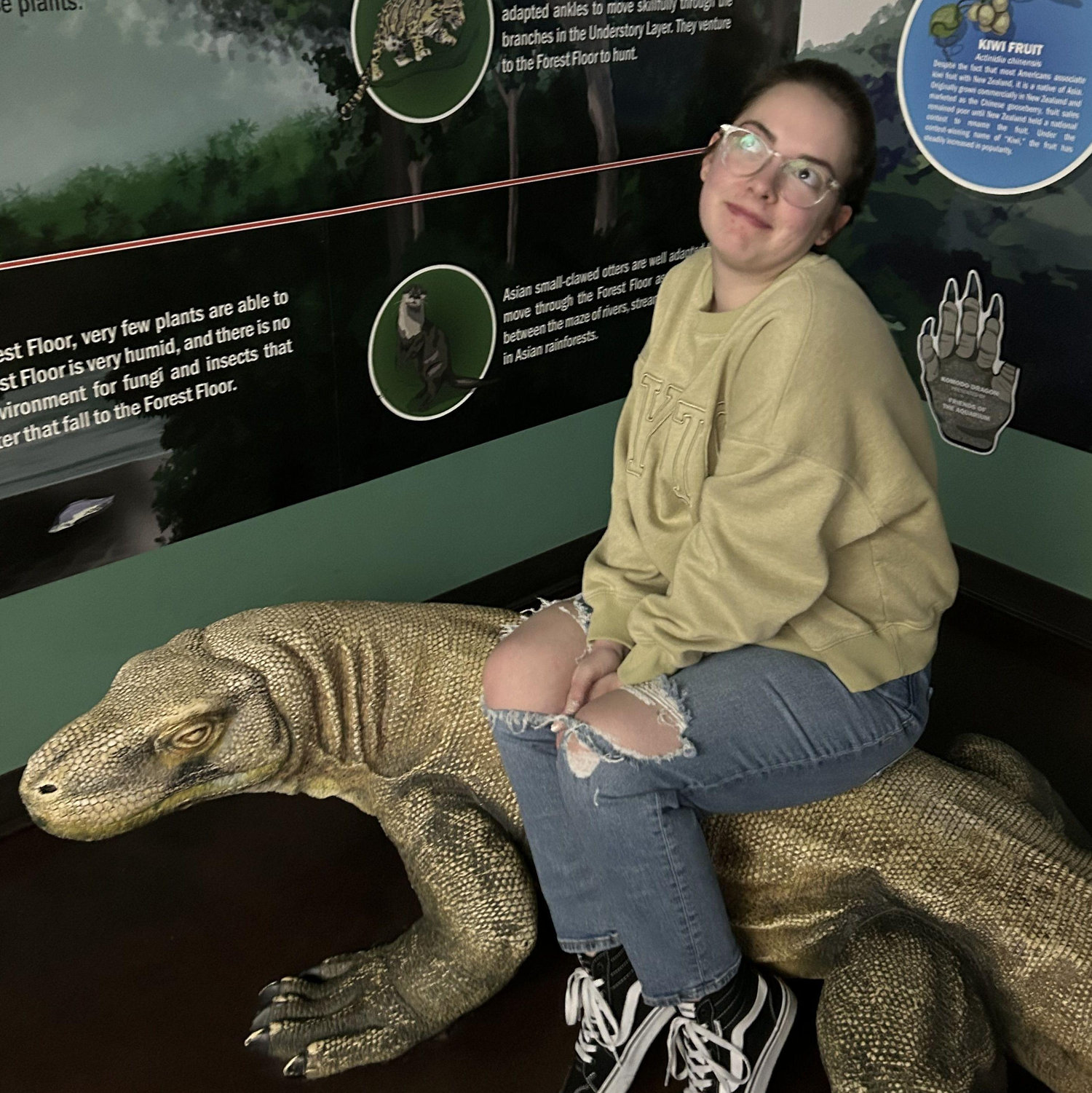 Emma at the Aquarium! Dec 2024