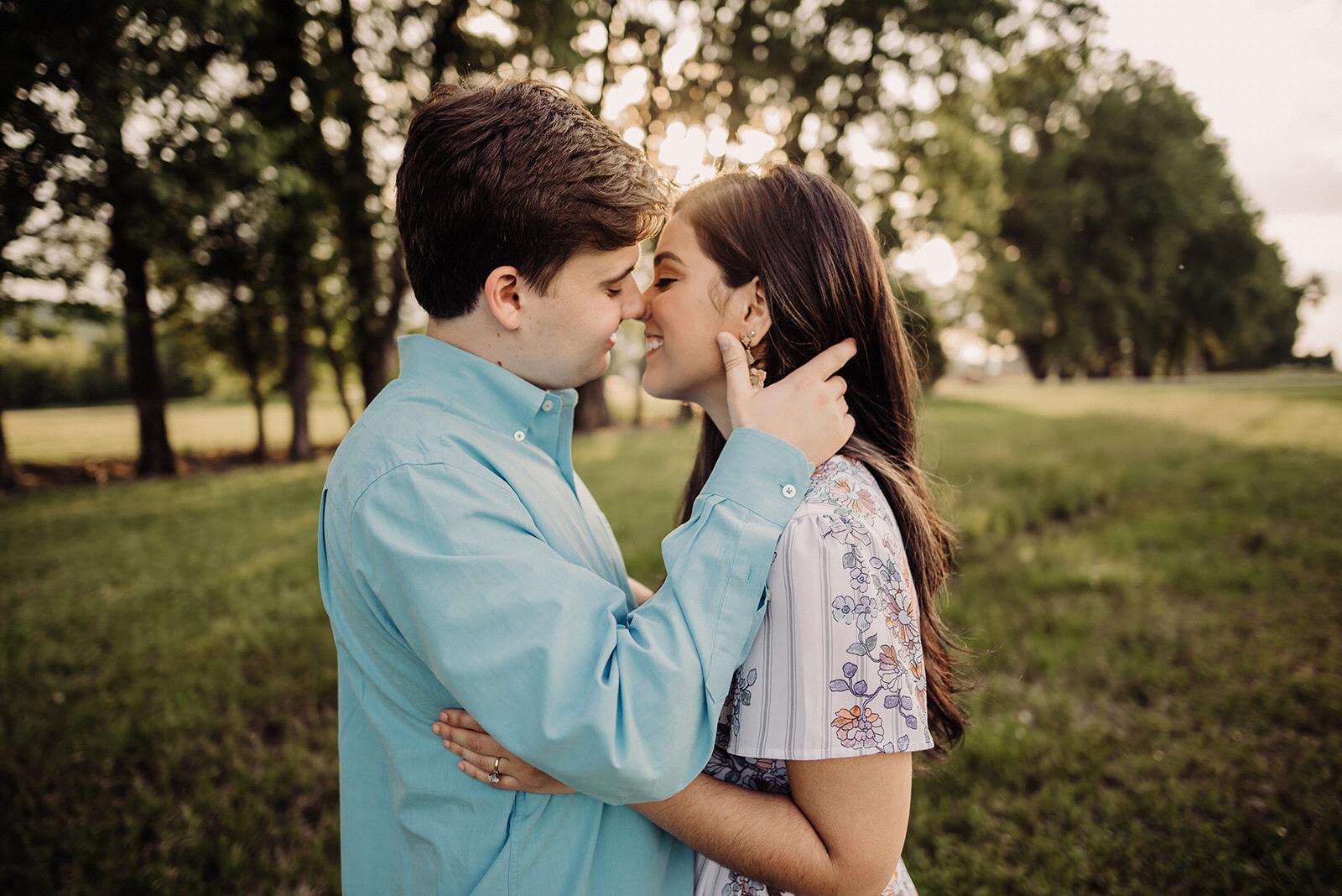 Mini Couples Session. 05.14.2019
Two Rivers Parks - Little Rock, Arkansas