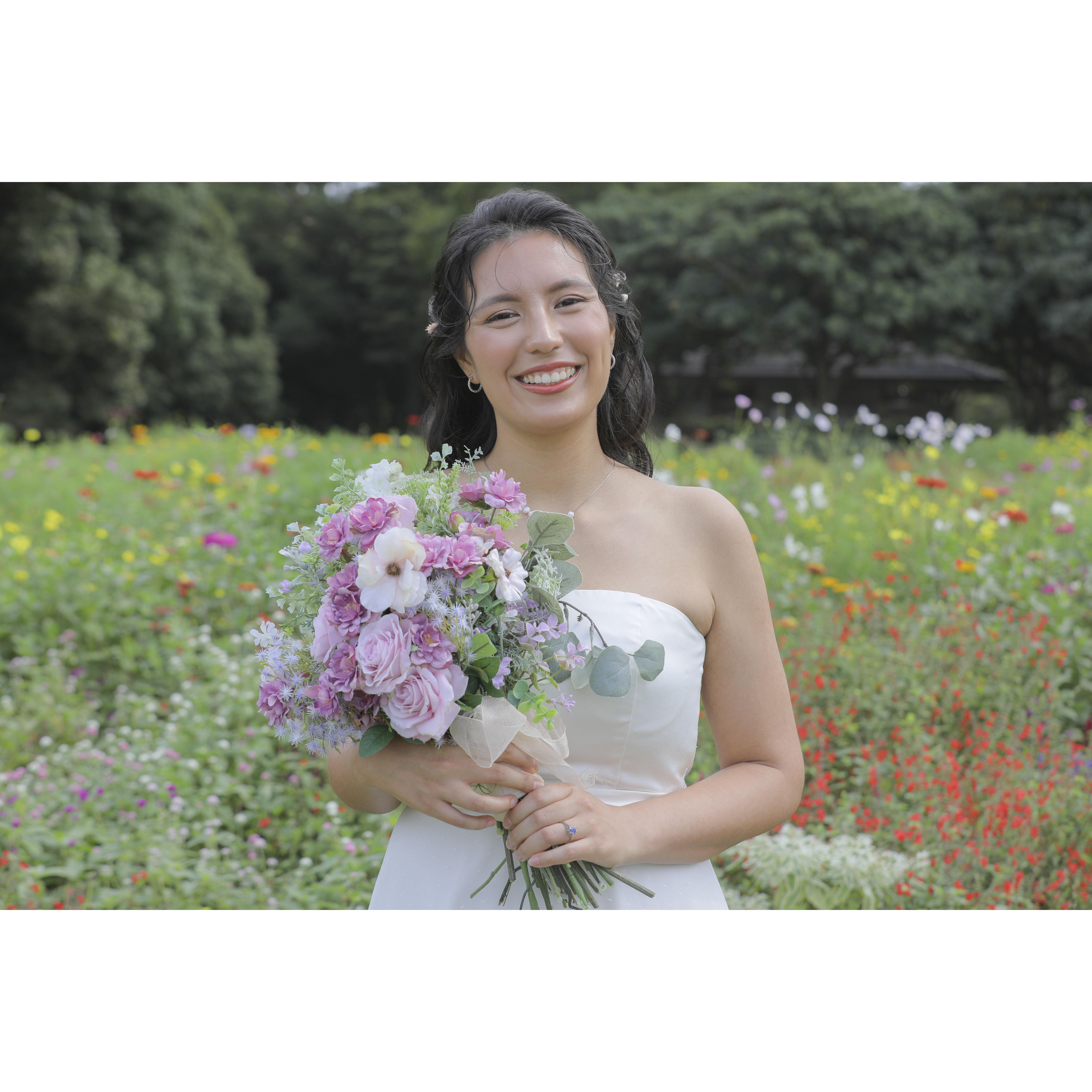 Audrey looks like this for those of you who have no idea whose wedding you're attending.