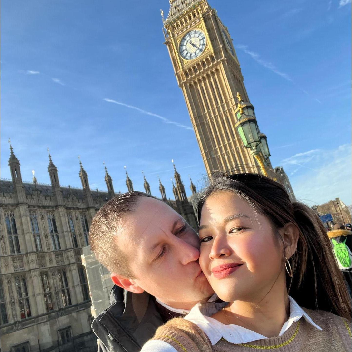Big Ben kisses!