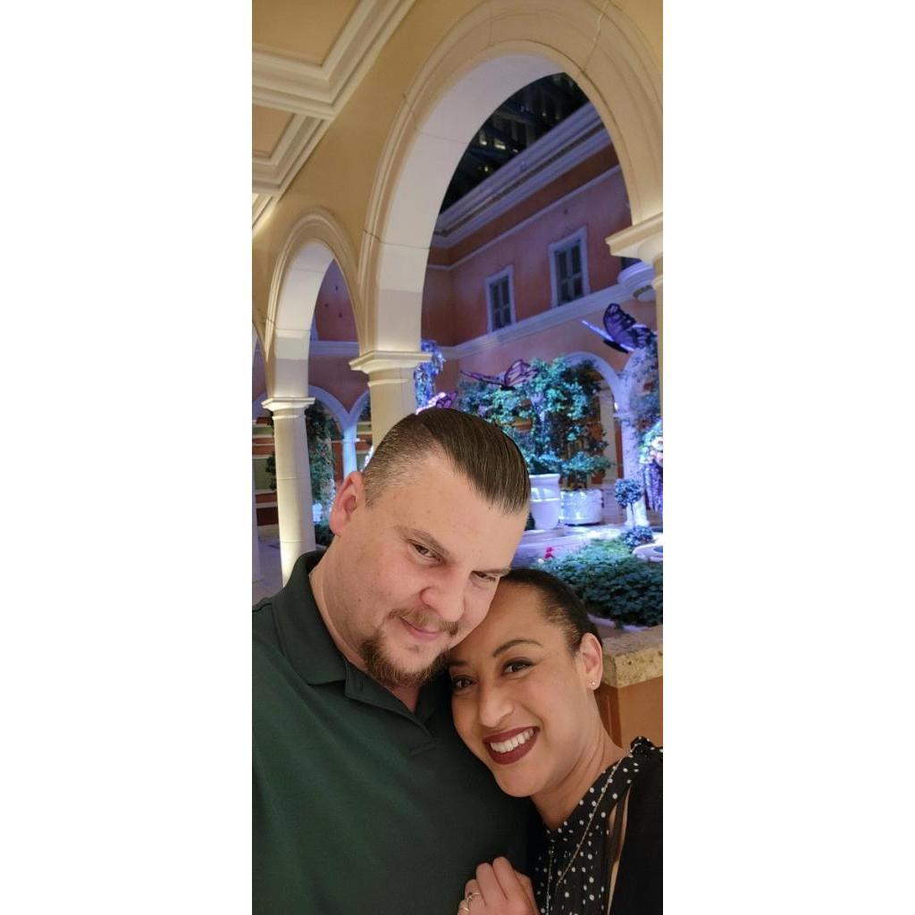 Engagement Photos at Bellagio Flower Conservatory