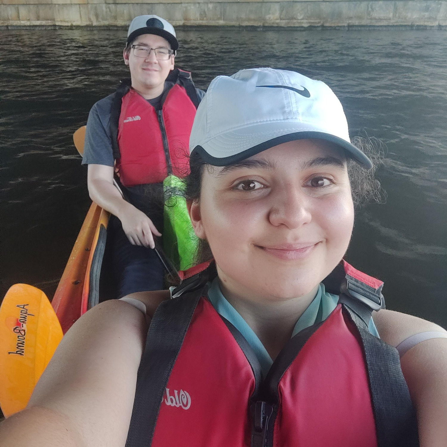 Kayaking and serenading on the rivière.