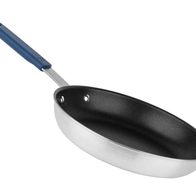 Misen Nonstick Frying Pan - Non Stick Fry Pans for Cooking Eggs, Omelettes and More - 10 Inch Cooking Surface Nonstick Skillet