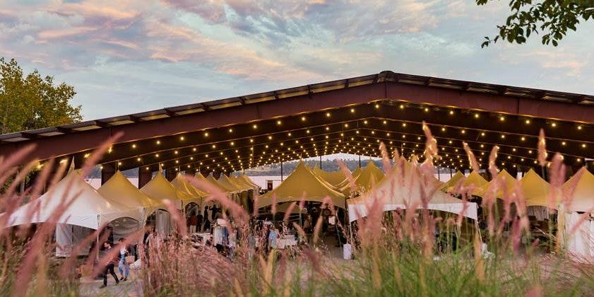 The Wedding Website of Zoe Hughes and John Washington