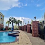 Holiday Inn Express & Suites Wharton