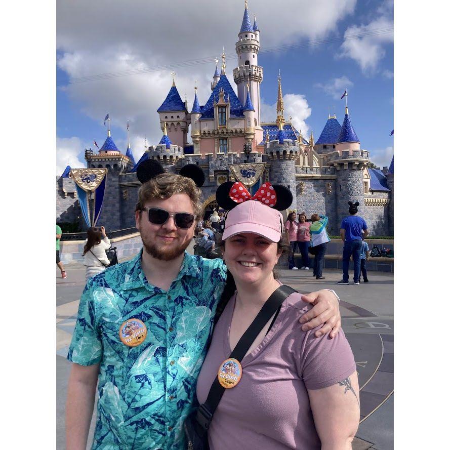 (2024) We went to CA to visit some friends and went to Disneyland! It was both of our first times going