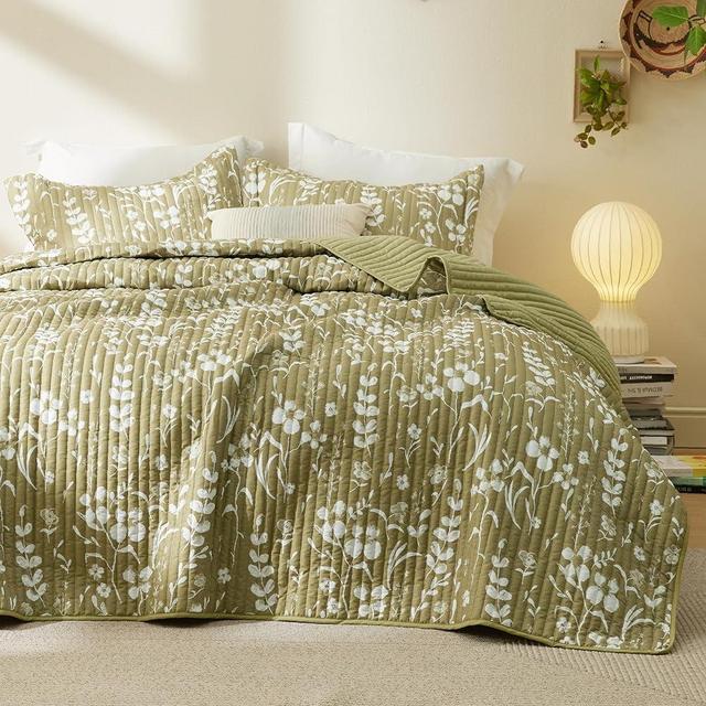 Bedsure Floral Quilt Set Twin - Reversible Olive Green Botanical Quilt Bedding Set, 2 Pieces Lightweight Bedspread, Soft Microfiber Coverlet Set with 1 Pillow Sham for All Seasons (68"x86")