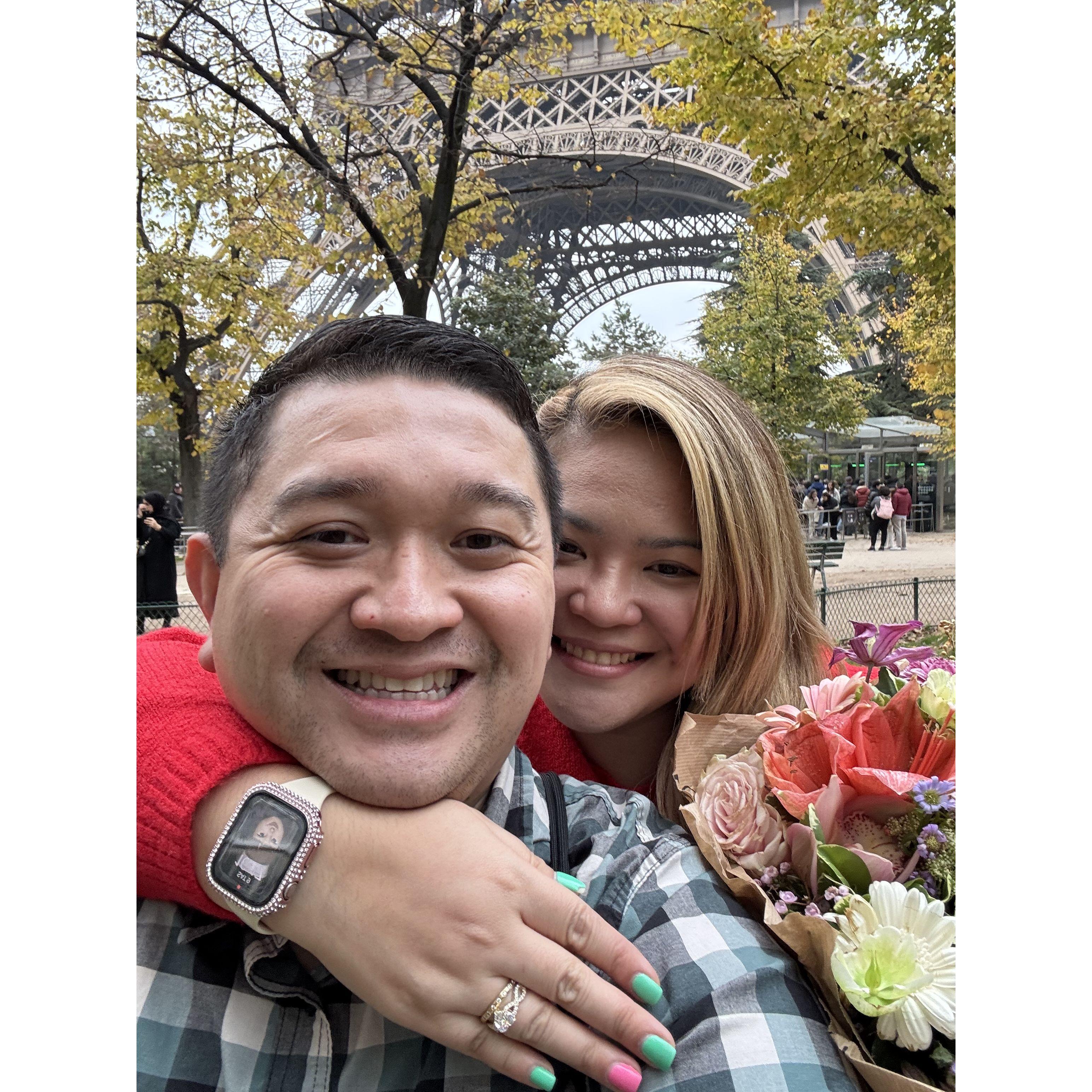 Our 1st photo together after the engagement proposal 🥹🥰 at Eiffel Tower Paris, France 🇫🇷