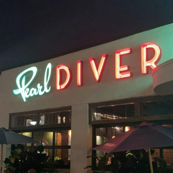 Alyssa and Thomas had their first date at Pearl Diver in Nashville on January 6th, 2021