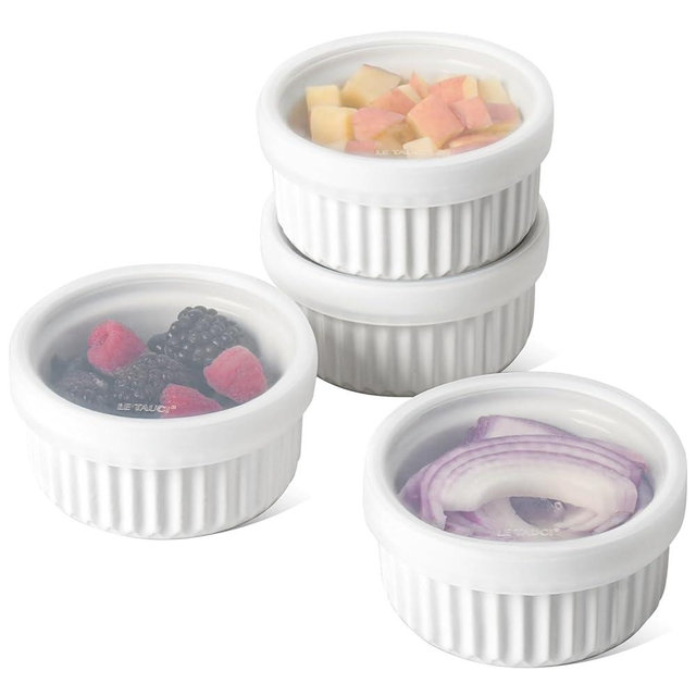 LE TAUCI Ramekins with Lids, 8 OZ Ramekins Oven Safe, Creme Brulee Ramekin Bowls, Ceramic Souffle Dishes with Covers, Custard Cups for Baking, Pudding, Serving Dip, Ice Cream, Set of 4, White