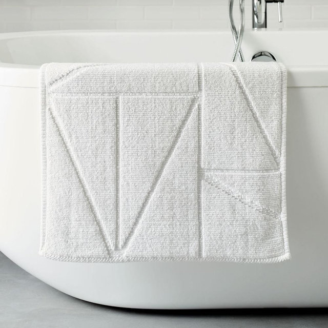 Triangle Sculpted Bath Mat, 20"x34", White