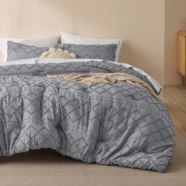Bedsure Boho Comforter Set King - Grey Tufted Shabby Chic Bedding Comforter Set for All Seasons, 3 Pieces Western Comforter Set, Farmhouse Modern Bed Set for Women Men Girls