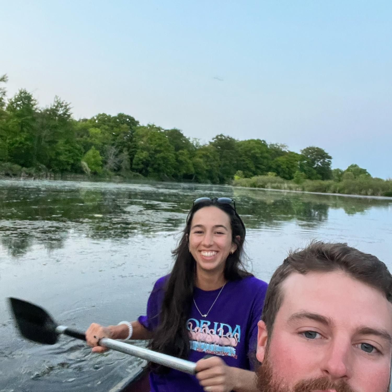 Billy brings Grace on canoe for 3rd date
