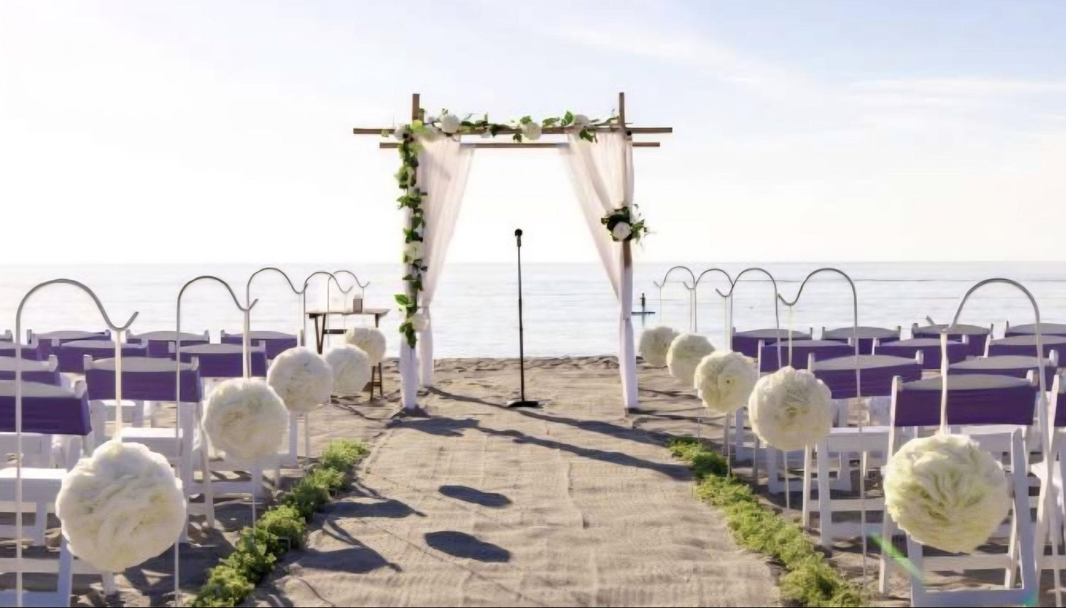The Wedding Website of Errin Thompson and D'Andre Goodwin