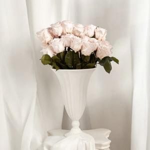 Aphrodite Porcelain Vase with 12 Eternity Roses | Venus et Fleur