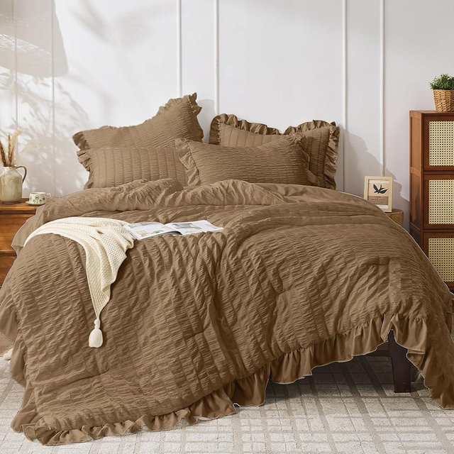 JOLLYVOGUE King Size Comforter Set, 3 Pieces Oak Brown Seersucker Comforters King Size, Lightweight & Fluffy Bedding Sets King for All Season with 1 Ruffle Comforter and 2 Ruffle Pillowshams