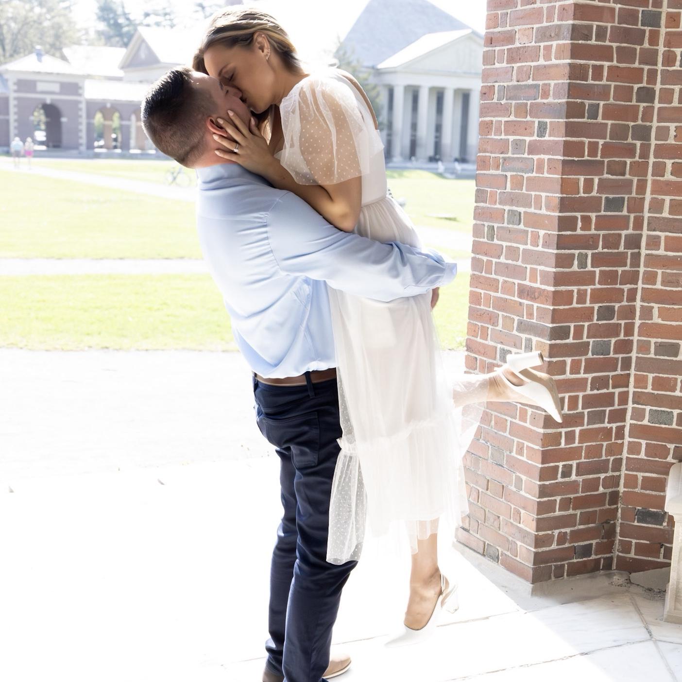 Engagement Photos in Saratoga State Park