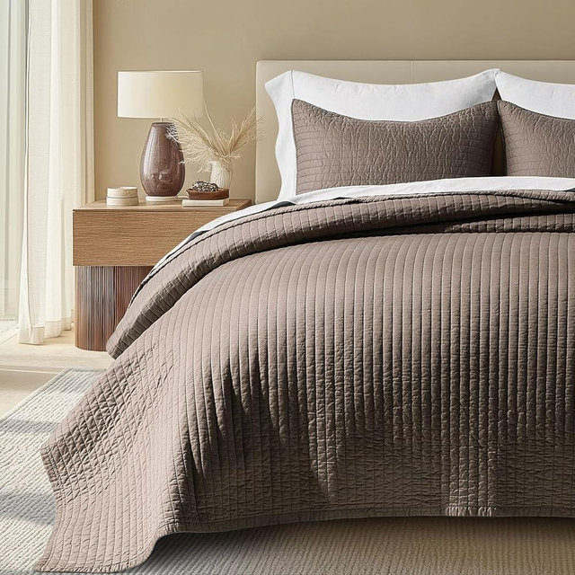 EVERGRACEHOME Cotton Sateen Quilt Set King Size, Pre-Washed Cotton Channel Stitch Coverlet Bedspread, 3 Pieces Lightweight Soft Bedding Sets for All Season, with 2 Pillow Shams, Mocha Brown