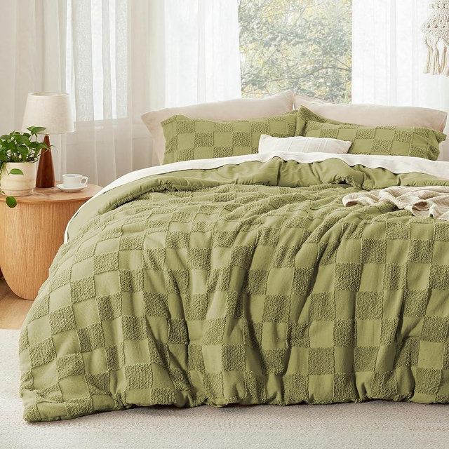 Bedsure Queen Size Comforter Set Olive Green, Boho Tufted Bedding Comforter Set, Checkered Farmhouse Shabby Chic Bed Set, 3 Pieces, 1 Plaid Geometric Comforter and 2 Pillow Shams