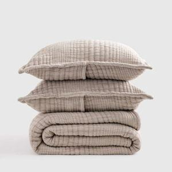 Color Taupe Organic Cotton Channel Quilt Set in Taupe