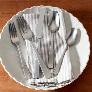 French Perle Scallop Vintage 65 Piece Flatware Set