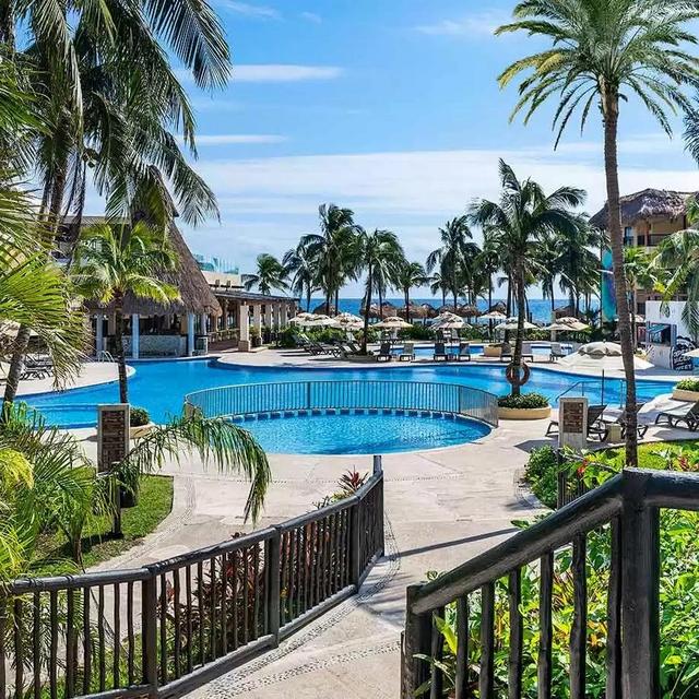 Honeymoon Resort: Catalonia Riviera Maya Hotel in Mexico