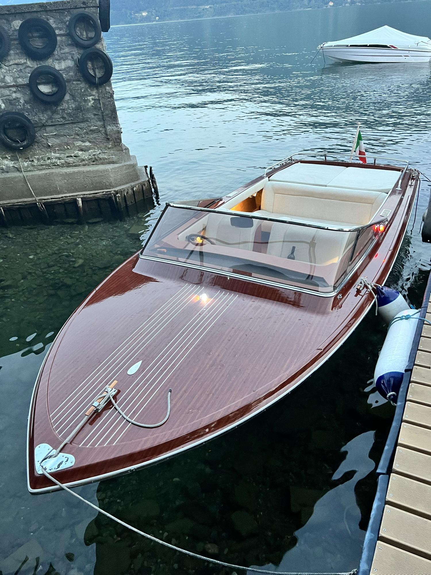 Wooden boat for Tour on Lake Como